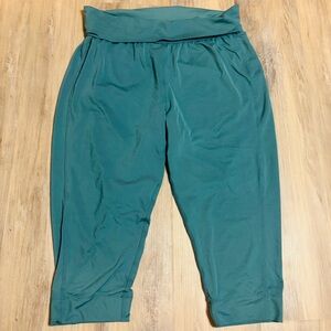 Patagonia Teal Yoga Fold-over Capri Pants size medium